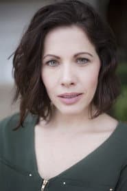 April Hartman dans le rôle de Ms. McHenry