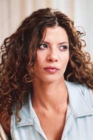 Βαλέρια Χριστοδουλίδου dans le rôle de Vicky Diamantopoulou