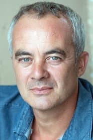 Nicolas Dromard dans le rôle de The Hospital Director