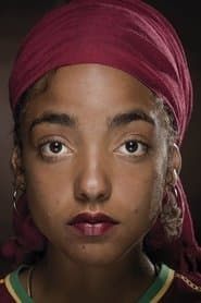 Safira Robens dans le rôle de Lena