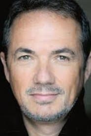 Paul Schoeffler dans le rôle de Mr. Darling / Captain Hook