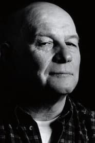 Brian Glover في دور Griffiths