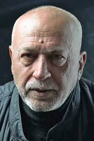 Maxim Genchev dans le rôle de Elena's Father
