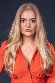 Lily Wirum dans le rôle de Hannah