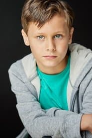 Bentley Hughes في دور Evan