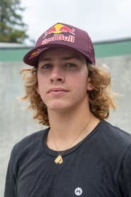 Jagger Eaton في دور D.J.
