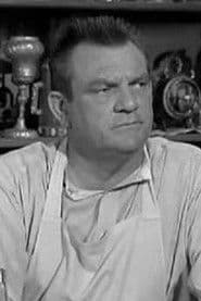 Clegg Hoyt في دور Army Officer