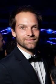 Andy Gillet dans le rôle de Lover