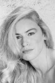 Alonna Shaw في دور Danielle Wilde