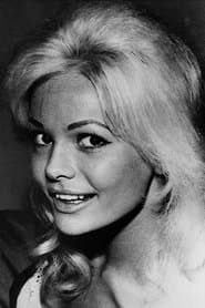 Margaret Rose Keil dans le rôle de Evelyn