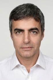 Ali Çatalbaş dans le rôle de Aydın
