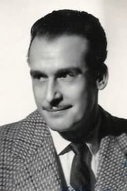 Luis Peña dans le rôle de Teniente Alvar