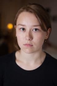 Liv Hill في دور Sarah Taylor