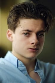 Louis Ashbourne Serkis dans le rôle de Tom