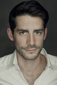 Simon Cotton في دور Lord Robert Dudley