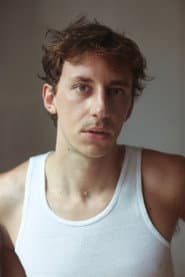 Alix Gavoille as Simon