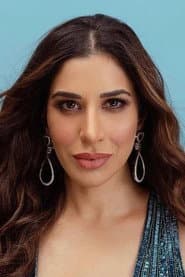 Sophiya Chaudhary dans le rôle de Ayesha