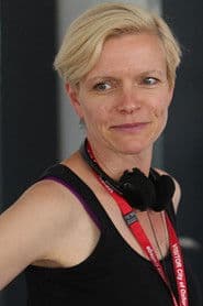 Ruth Platt dans le rôle de Sarah