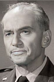 Stanley Maxted في دور Col. Butler