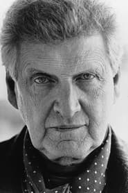 Malcolm Tierney dans le rôle de Deacon