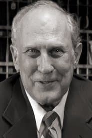 George Martin dans le rôle de Malachi
