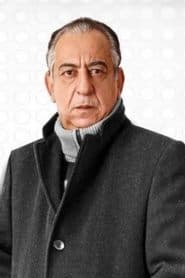 أحمد راتب dans le rôle de لواء الشرطة