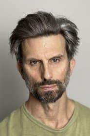 Frederick Weller في دور Alex Cordova