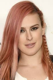 Rumer Willis dans le rôle de Darlene