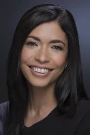Caridad 'La Bruja' De La Luz dans le rôle de Lucy