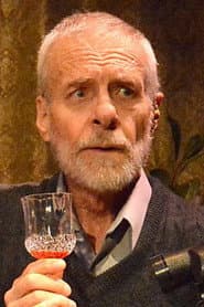 Bob Telford dans le rôle de Officer Cook