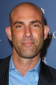 Gonzalo Menendez dans le rôle de Commander Pedros