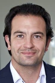 Jeroen Spitzenberger as Peer Walraven