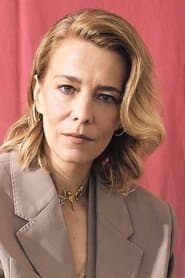 سيلين ساليت في دور Emma
