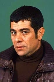 Behrouz Vossoughi dans le rôle de Abbas Haj-Ebram