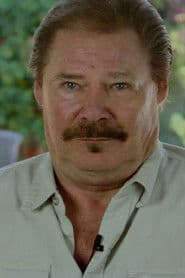 Dennis Busch dans le rôle de The Vegetable