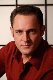 Alec Knight dans le rôle de Mr. Reynolds