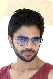 Shiva Dagar في دور Journalist