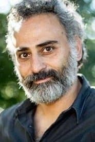 Hossein Taheri في دور Tarek