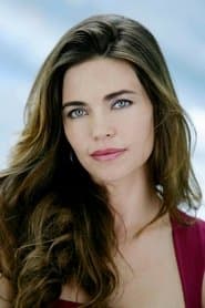 Amelia Heinle في دور Adhara