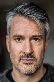 Lukas Spisser as Derek Helbert