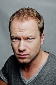 Maciej Stuhr dans le rôle de Sebastian Tretyn