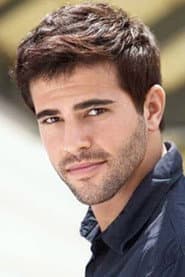 Brett Novek dans le rôle de Beckett