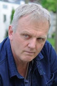 Oleh Drach as Leonid