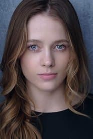 Lily Dodsworth-Evans dans le rôle de Elizabeth