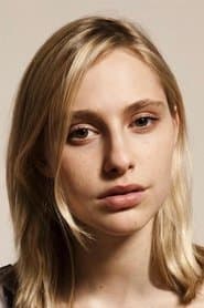 Hayley Magnus dans le rôle de Prudence