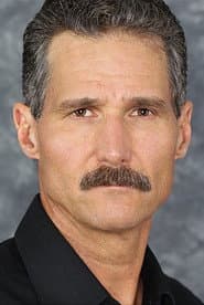 Craig Hensley dans le rôle de Uncle Trevor