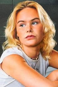 Annika في دور Klara