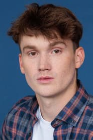Matt Lintz dans le rôle de Tucker Simpkins