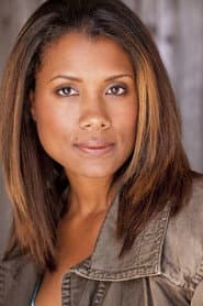 Janora McDuffie في دور Aunt Liz