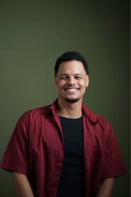 João Ives في دور Mãos
